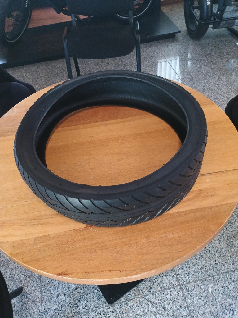 Puncture resistant tire 4x20 inch (per piece)